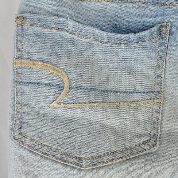 Light Wash Super Stretch Cuffed Jean Shorts NWOT - Picture 6 of 7